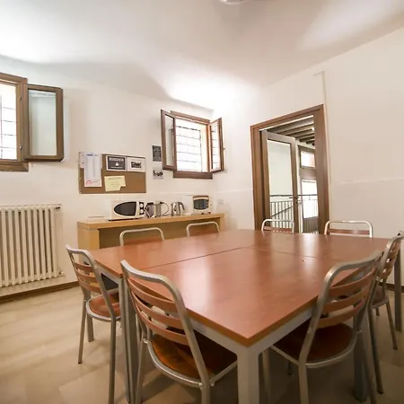 Haven San Toma Hostal